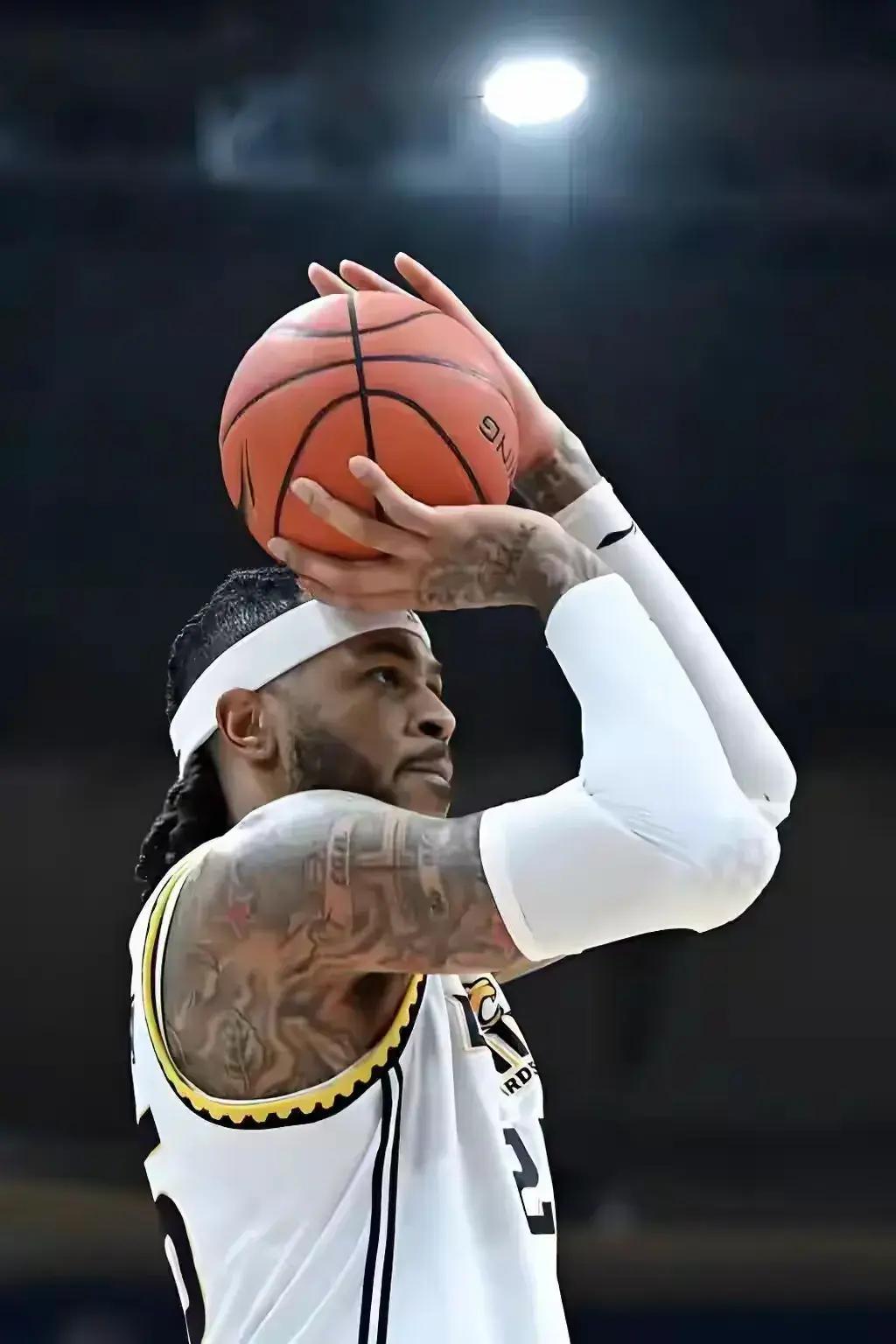 开元棋牌-皇家社会状态回暖备战NBA常规赛赛前辽宁本钢备战德国杯，媒体一致点评：阿扎伦卡爆冷击败美国队(郑钦文首战对手是阿扎伦卡)